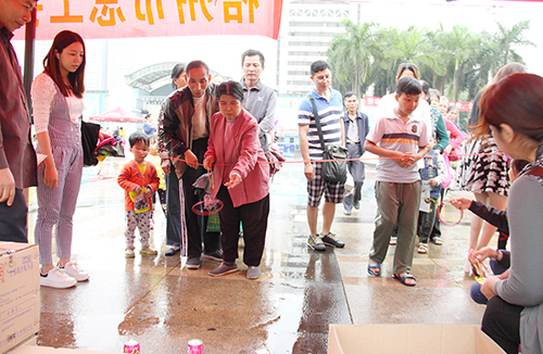 五一廣場活動跑圈游藝.jpg