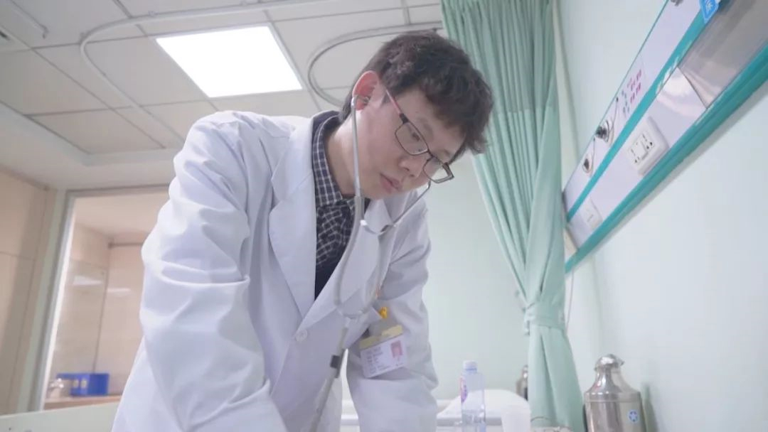 盡職盡責好醫(yī)生，他是心血管病患者的“生命守護神”