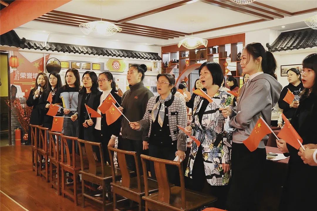 歡慶“三八”節(jié)：三月春光美，我們這樣過(guò)
