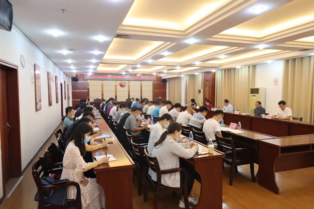 市總工會(huì)履職盡責(zé)維護(hù)職工合法權(quán)益，創(chuàng)造和諧社會(huì)環(huán)境喜迎二十大