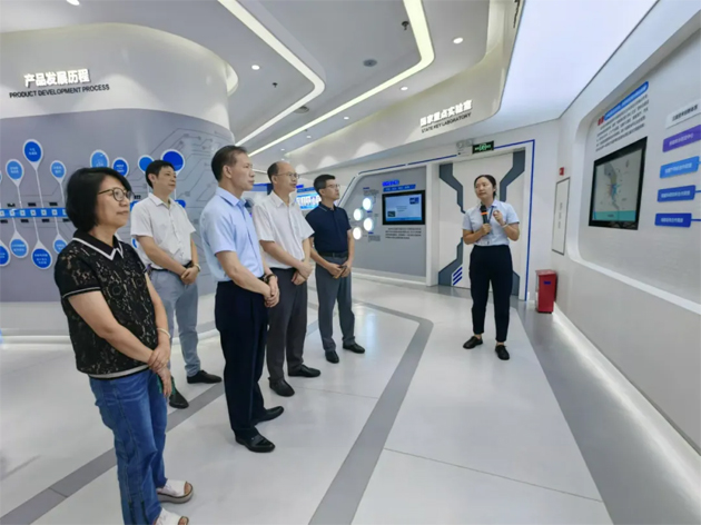 粵桂合作一家親 工會(huì)職工齊給力| 梧州市總工會(huì)學(xué)習(xí)考察組赴肇慶市學(xué)習(xí)考察交流工會(huì)工作
