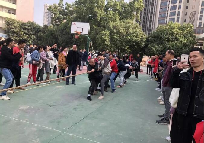 龍圩區(qū)總工會(huì)開展“慶元旦、迎春節(jié)”職工趣味體育活動(dòng)