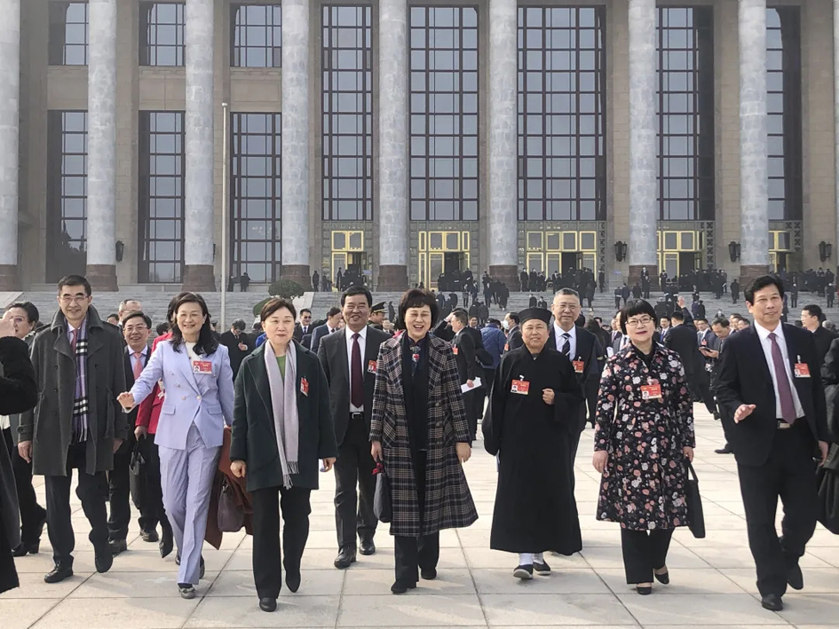評職稱、漲工資……@技術(shù)工人，代表委員正在為你發(fā)聲！