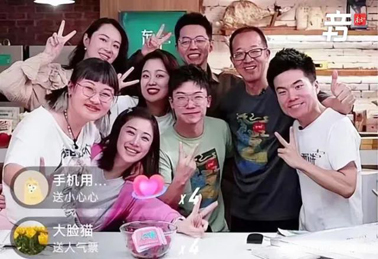 打工新鮮事丨一邊“上課”，一邊“賣大米”，被他的直播語錄圈粉了~